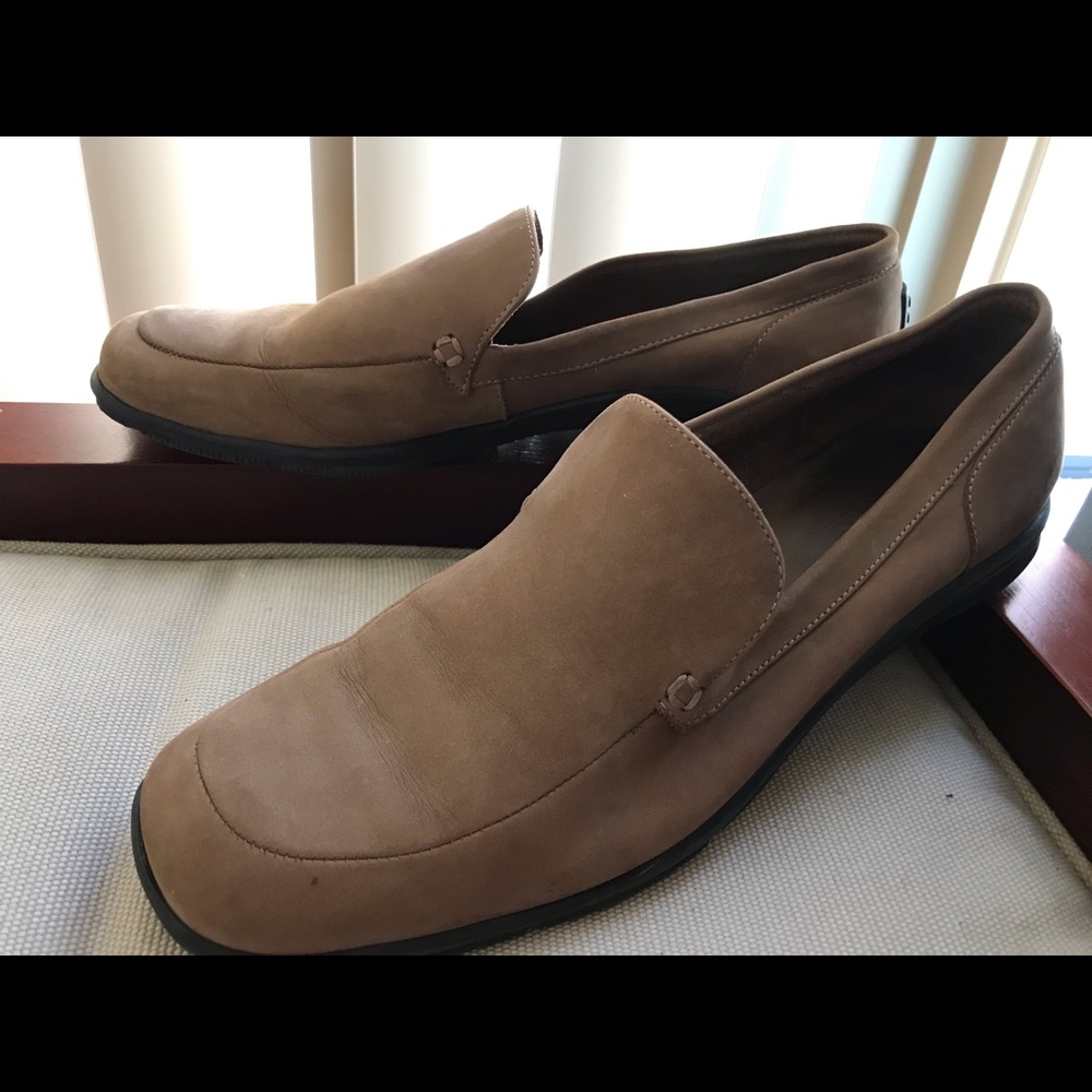 BCBG soft suede rubber soled loafers Y2K